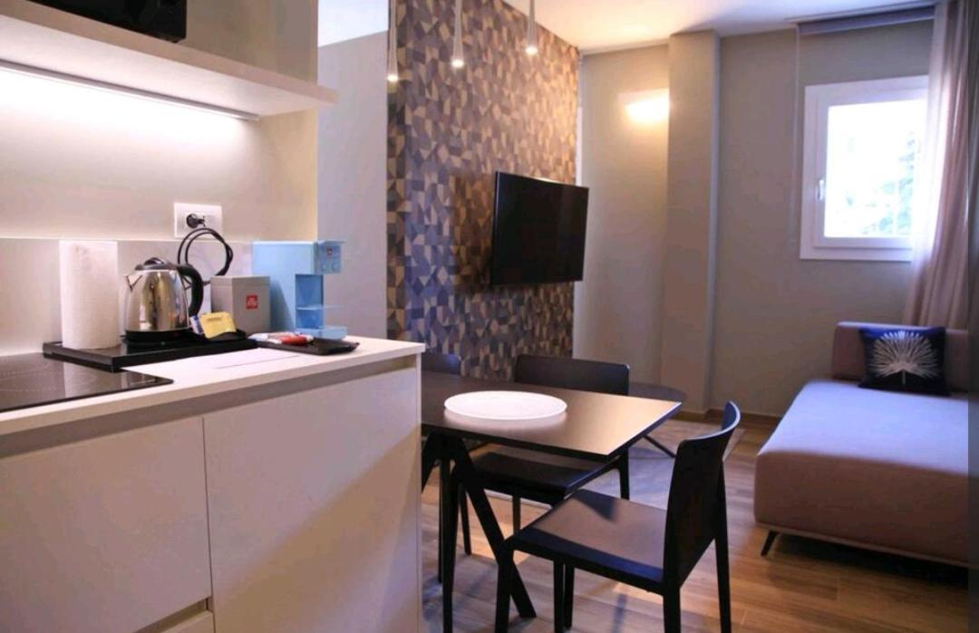 A&G Suites Парма Екстериор снимка