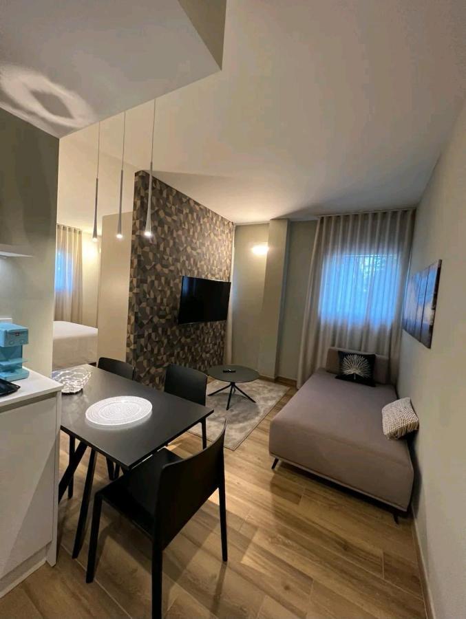 A&G Suites Парма Екстериор снимка